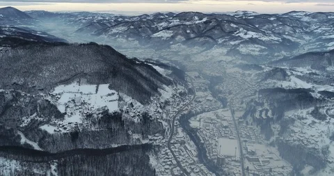 Mountainous Areas Under Snow 動画素材 101890840