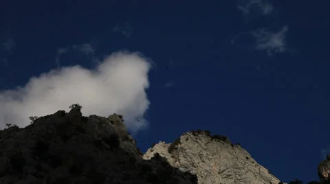 Mountains and Clouds 库存影片 31741024