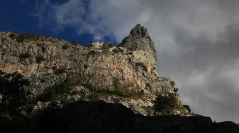 Mountains and Clouds 库存影片 32669289