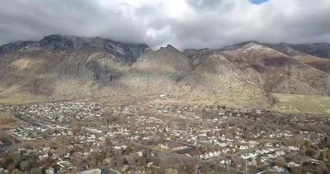 Mountains And Clouds Stockbeeldmateriaal 123451949
