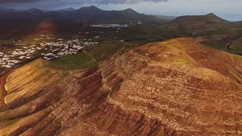 Mountains and fields view in Lanzarote during daytime hours Video stock 331799198