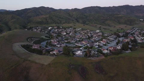 Mountains and homes in Simi Valley, California in the evening. 4K drone footage. Stock Footage 271665882
