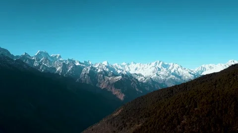 Mountains in the arms of himalayas. 库存影片 296186701