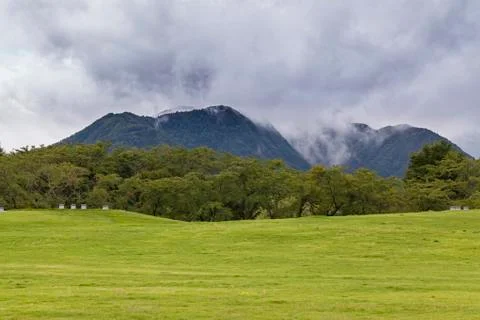 Mountains background with white cloudy sky. Kawaguchi, Japan. Foto stock