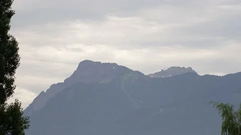 Mountains Cloud Trees Time Lapse Vancouver Stockbeeldmateriaal 233282812
