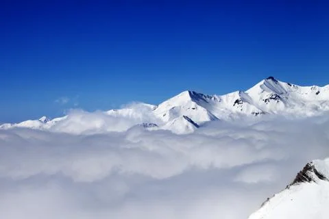 Mountains in clouds at nice day Foto stock