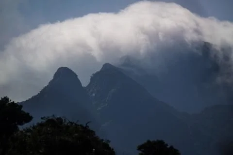 Mountains with clouds 库存照片