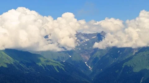 Mountains in the clouds. Psekhako Ridge. Time Lapse. Sochi, Russia. 1280x720 Vídeo Stock 53607051