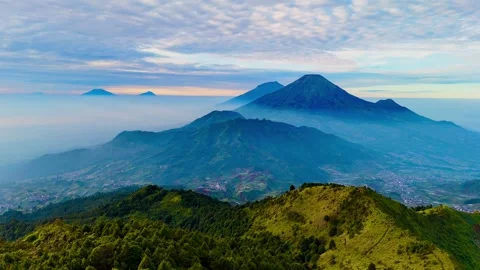 Mountains 動画素材 310538882