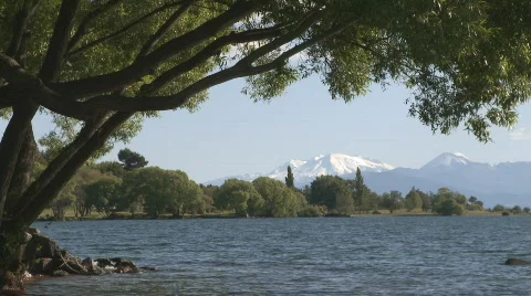 Mountains framed Stock-Footage 585952