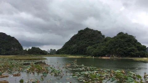Mountains lake and cloudy time lapse Vídeo Stock 82118037