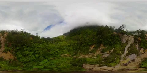 Mountains with rainforest and clouds. Philippines, Mindanao. 360-Degree view. Vídeos de archivo 142525473