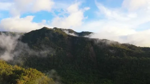 Mountains with rainforest and clouds. Philippines, Mindanao Vídeo Stock 147084023