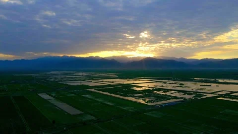 Mountains, rice fields, fields, lakes, sunsets, wetlands-1 動画素材 258091781