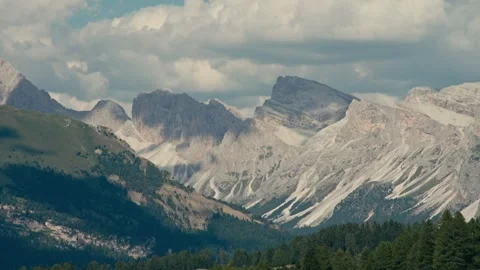 Mountains Time Lapse Showing Moving Clouds over Jagged Rocky Alpine Peaks 库存影片 331165535