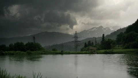 Mountains view Stockbeeldmateriaal 133632421