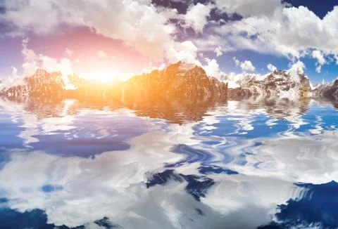 Mountains view with reflection in water Stock-Fotos
