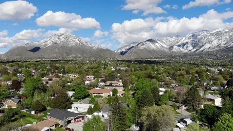 Mountian Range Dolly RightToLeft Utah Suburbs Stock Footage 89167351