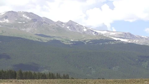 Mountians 動画素材 105183308