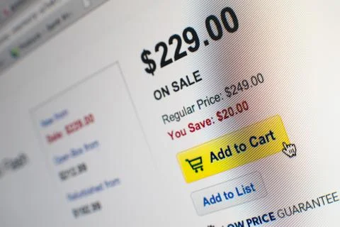 Mouse clicking "add to cart" button in an e-commerce website Foto stock