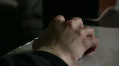 The mouse in his hand Video stock 32839232