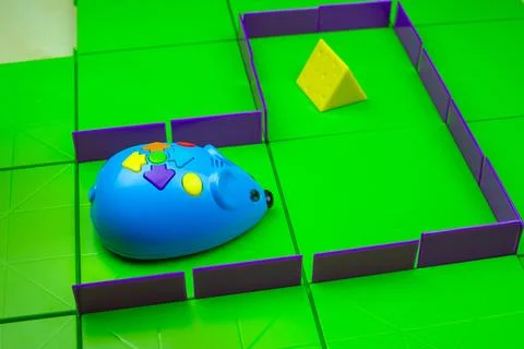 Mouse toy with buttons and programmable route Stock-Fotos