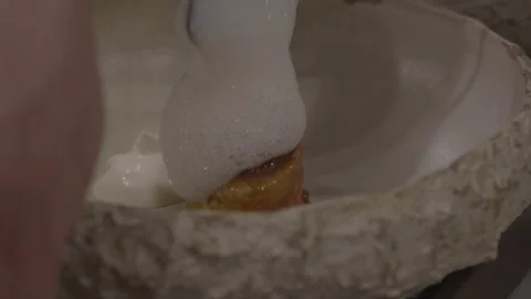 Mousse placed on dessert 库存影片 335703246