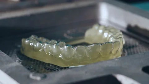 A mouth guard for teeth, printed on a 3D printer 스톡 동영상 160953543