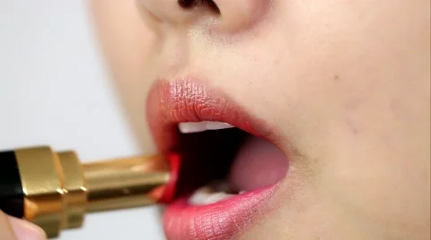 MOV 9898 库存影片 56169058