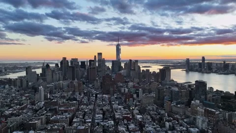 [MOV] Above Lower Manhattan Toward One World Trade Center Vídeo Stock 344716340