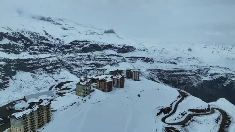 [MOV] Over Valle Nevado Ski Village on an Andean Spur Vídeo Stock 344717182