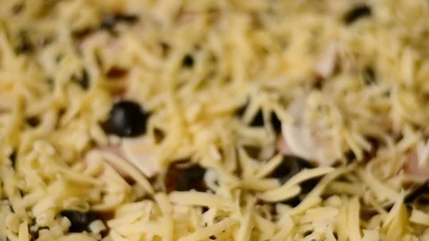 Move in and out view to close up home made pizza 動画素材 89654906