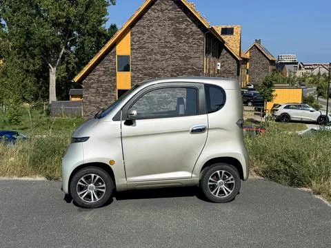 Move E4 – 4 wheel 2 persons mobility scooter Stock Photos