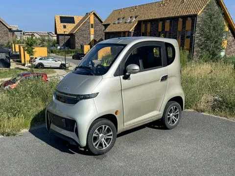 Move E4 – 4 wheel 2 persons electric mobility scooter Stock Photos