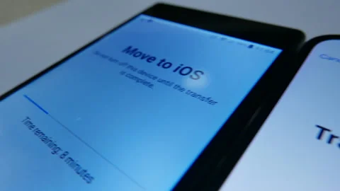 Move to iOS app Video stock 172074825