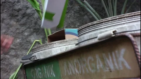 Move waste Stock-Footage 241229397