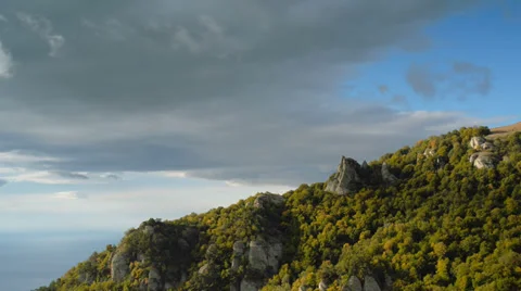 The movement of clouds in Mountains (Timelapse) Video stock 30468549