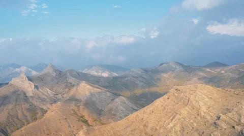 The movement of clouds in Mountains (Timelapse) 库存影片 30871559