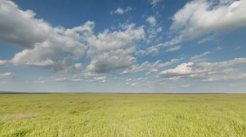 The movement of clouds over the fields of wheat in the vast steppes of the Don. Video stock 63163048