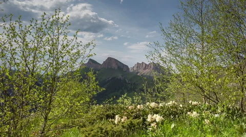 Movement of clouds over the summer slopes of Caucasus Mountains Vídeo Stock 67277825