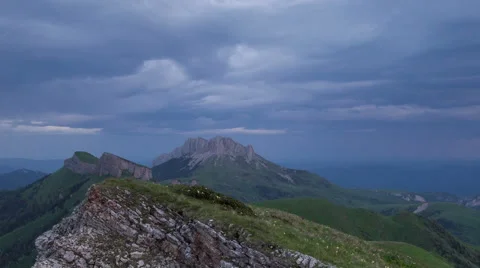 Movement of clouds over the summer slopes of Caucasus Mountains 스톡 동영상 67307173