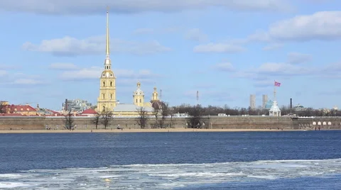 Movement of clouds on the Peter and Paul Fortress in St. Pitersburg, Russia. Stock Footage 48773856