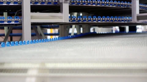 The movement of an empty conveyor line for the production of bakery products. Stock Footage 151108845