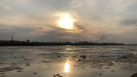 The movement of ice on the river in the spring after a cold winter in Siberia. Stock-Footage 144689329