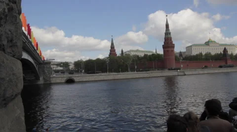 Movement near the bridge Stock Footage 5829633