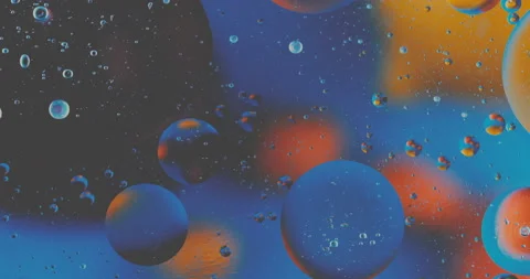 Movement oxygen bubbles in a liquid. Video stock 130991471