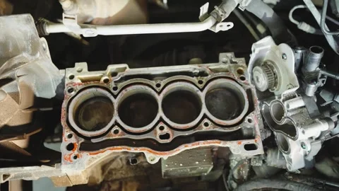 Movement of pistons in internal combustion engine. Demonstration of principle of Stock Footage 325592272