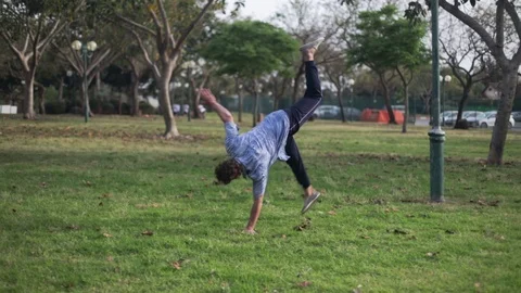 Movement practice in the park Stock Footage 115530789