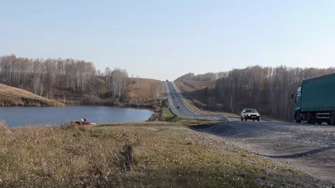 The movement of vehicles on the road. Video stock 117991113