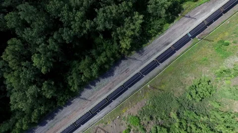 The movement of the wagons with coal Vidéo 67875222